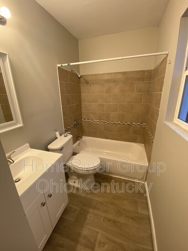 Building Photo - 802 Van Buren St