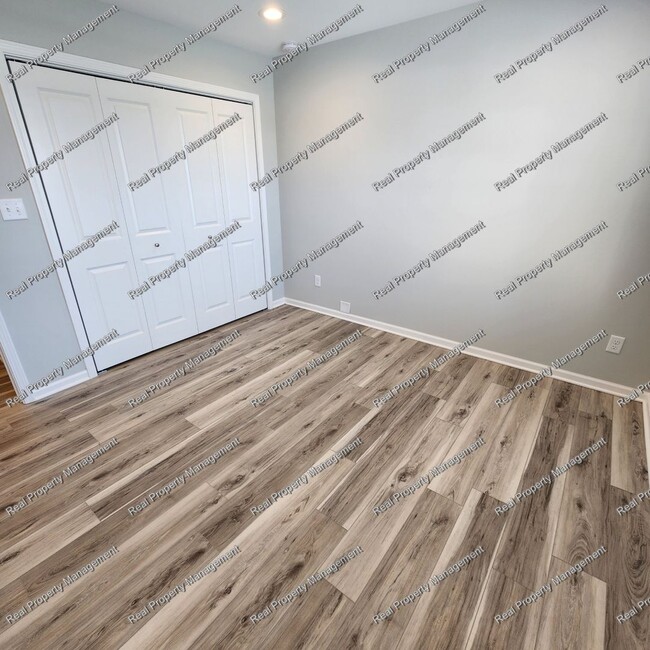 Building Photo - Brand New 3 Bedroom Duplex