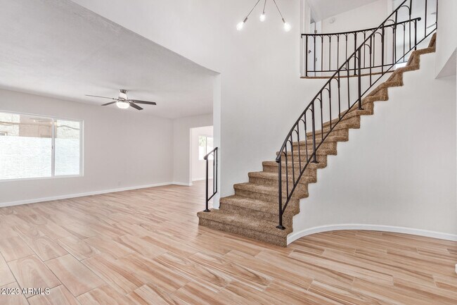 Building Photo - 1337 E Northshore Dr