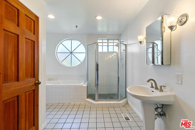 Building Photo - 31763 Cottontail Ln