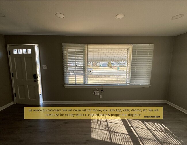 Building Photo - 10135 Cabot Dr