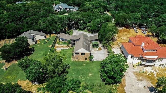 Building Photo - 8542 Meadowbrook Dr