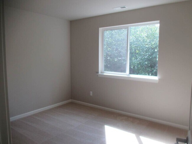 Building Photo - Charming 4-Bedroom, 3-Bath Home