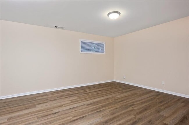 Building Photo - 1434 Wembley Ct NE