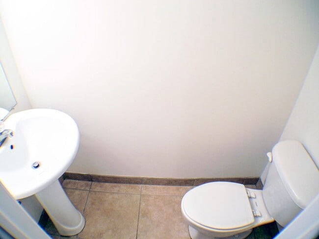 Building Photo - Graduate Hospital Home