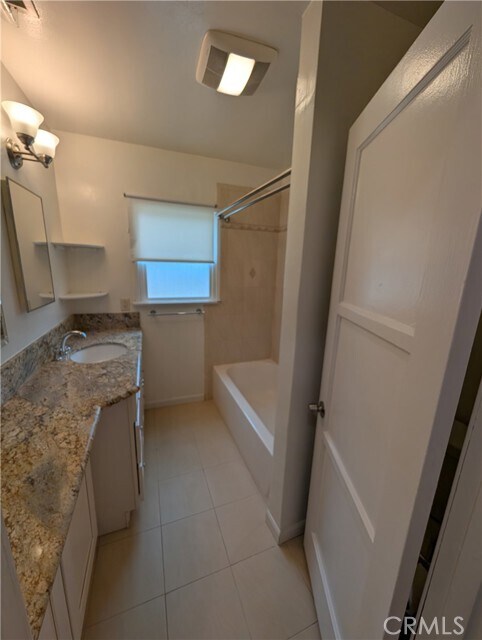 Building Photo - 1108 E Altadena Dr