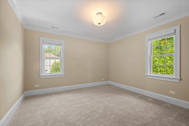 Building Photo - 425 Orchard Ln