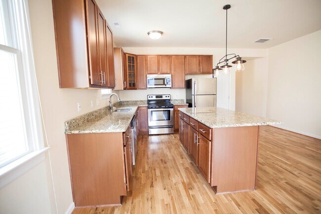 Building Photo - 613 N 21st St