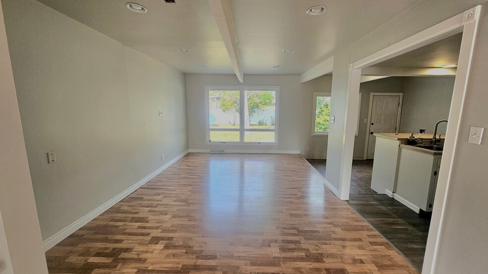 Building Photo - 1029 Durango Dr