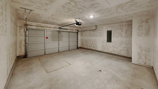 Building Photo - Brand New 4 Bedroom 2 Bath Home in Yukon S...