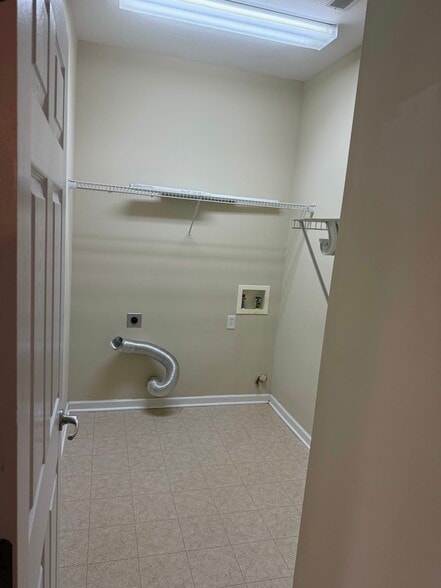 Lundry Room - 7742 Ellisville Ln