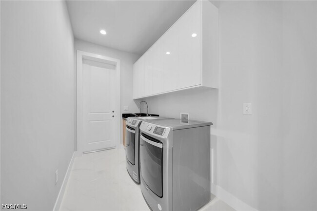 Building Photo - 1107 NW 40th Pl