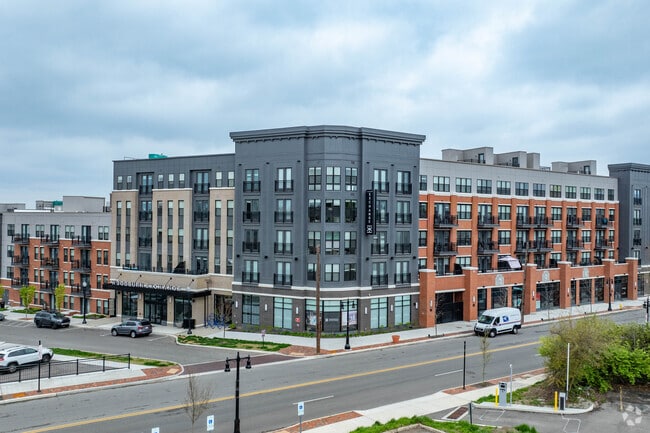 Building Photo - Woodburn Exchange
