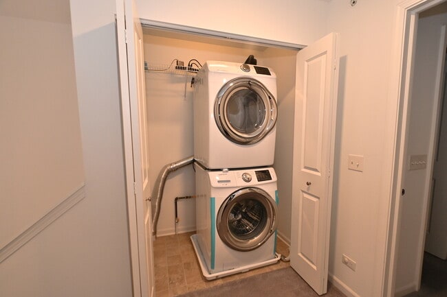 Building Photo - 8602 Ferris Ave