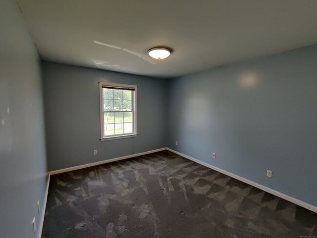Building Photo - 6 Stephanie Ln