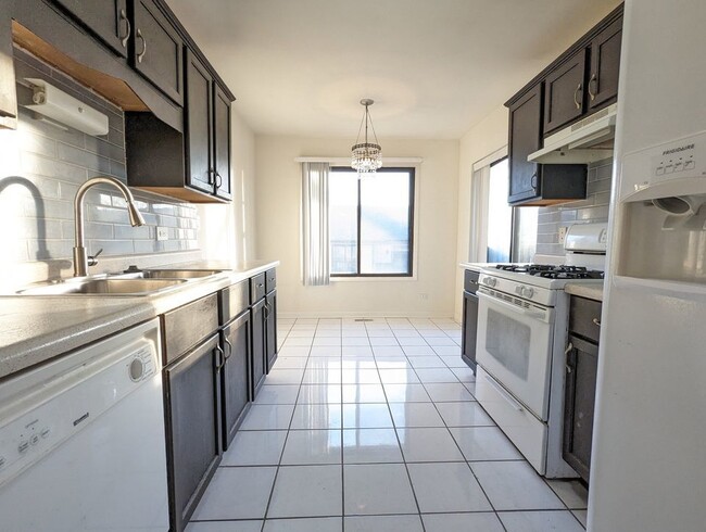 Building Photo - 2310 Enlund Dr