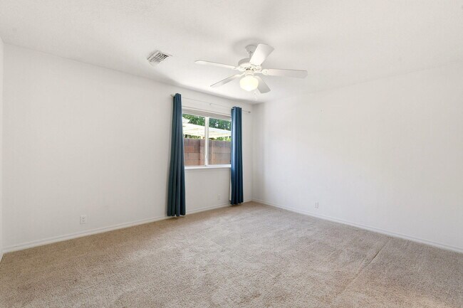 Building Photo - 8319 Santa Clarita St NE