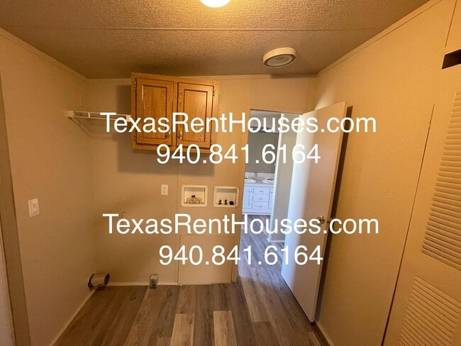 Building Photo - TIRED OF THE CITY LIFE?  6 Acres Petrolio ISD