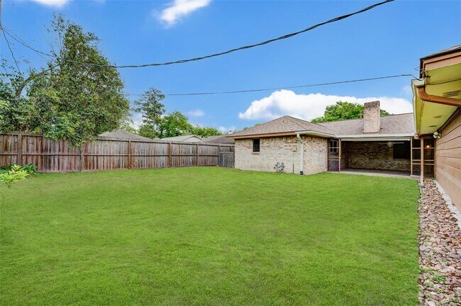 Building Photo - 5403 Clift Haven Dr