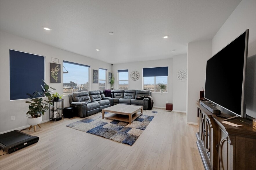 Building Photo - 16582 Shoshone Pl