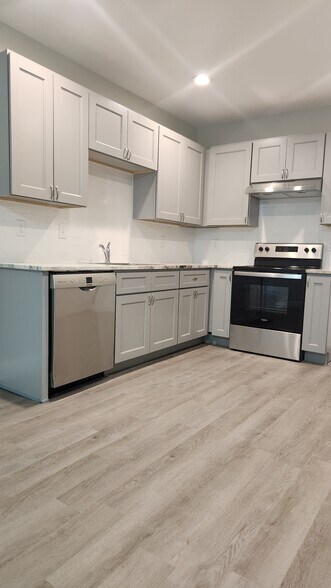 Primary Photo - 7412 Canterbury St