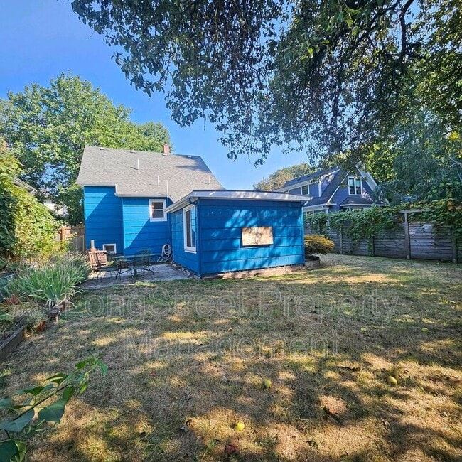 Building Photo - 4537 NE 8th Ave