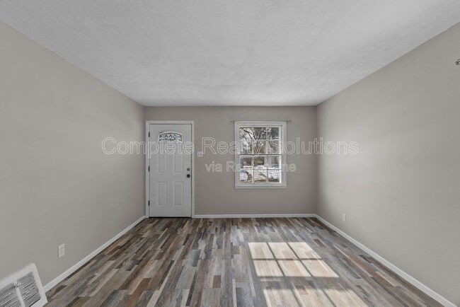 Building Photo - 409 Caithness Rd