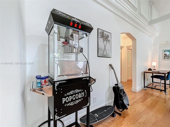 Building Photo - 1419 NE 4th Ct