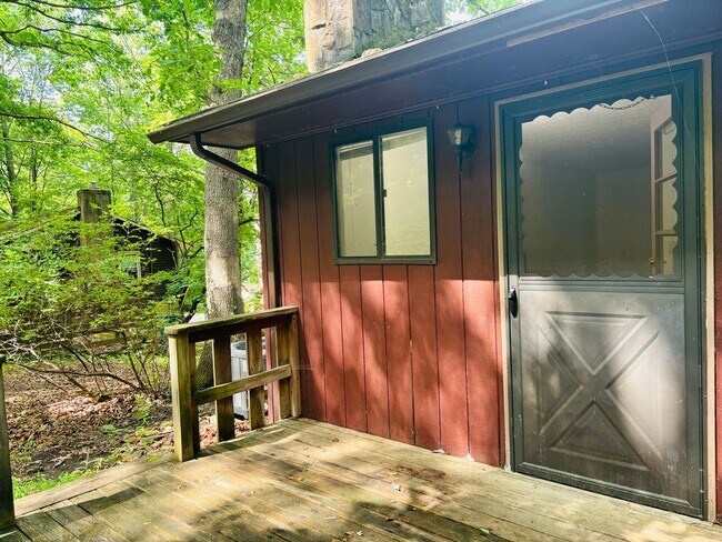 Building Photo - 1813 Gardenspring Dr