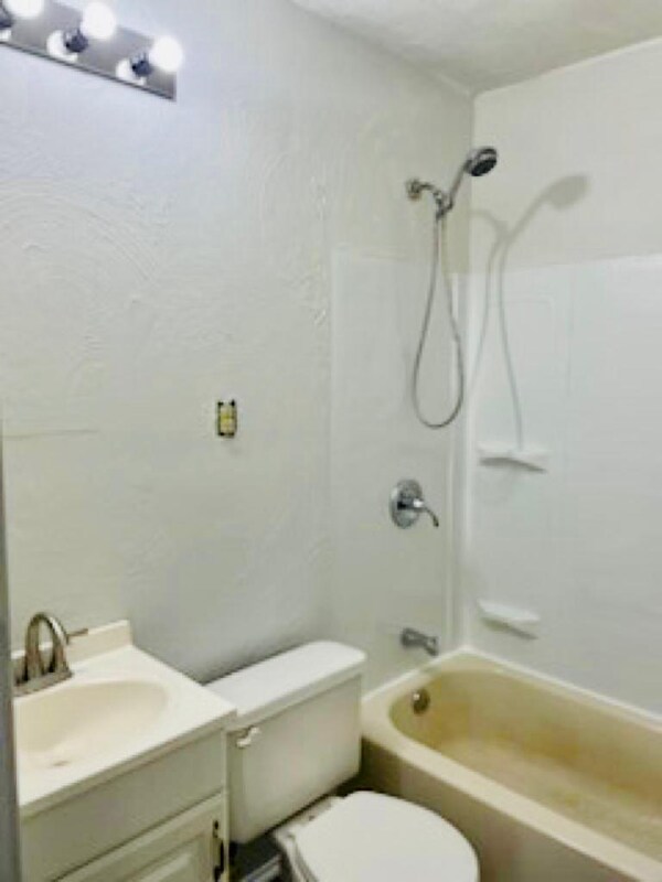 Building Photo - 1133 Maryland Ave