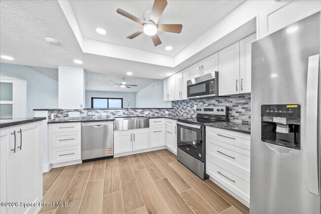 Building Photo - 1465 Jimmy Buffett Mem Hwy