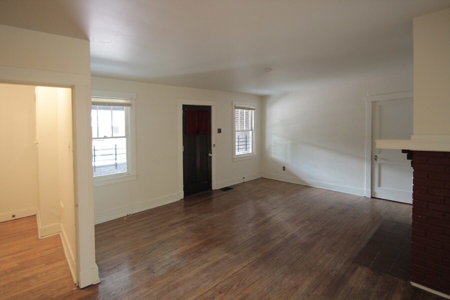 Building Photo - 320 Whitney Ave