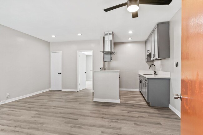 Interior Photo - 1655-1701 West Malvern Avenue