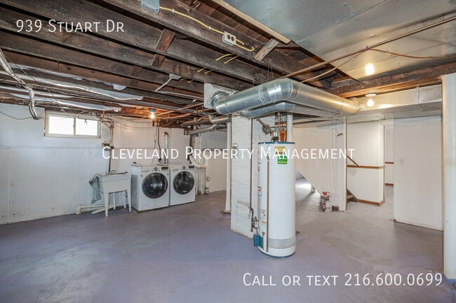 Building Photo - 939 Stuart Dr