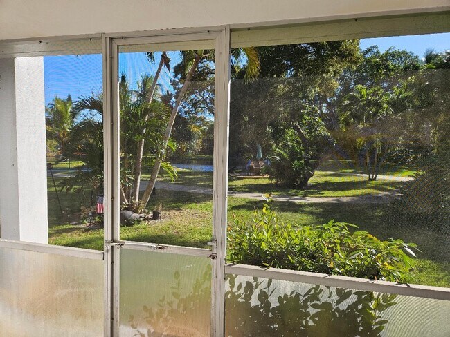 Building Photo - 777 SE 2nd Ave