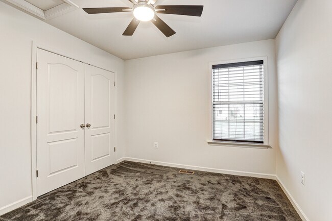 Building Photo - 9307 Drumman Dr