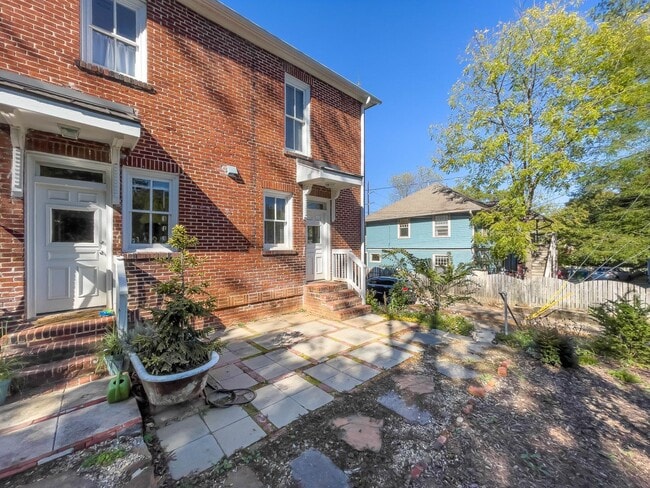 Building Photo - Stunning Furnished Historic Renovation in ...