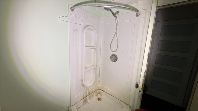 Building Photo - 1501 S Columbia Dr