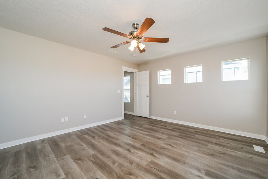 Building Photo - 13079 S Shady Elm Ct
