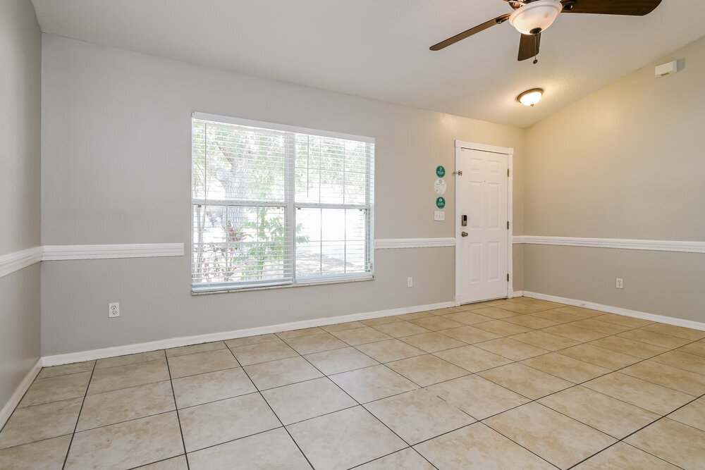 Building Photo - 926 Willow Run St