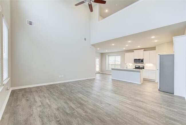 Building Photo - 821 Laguna Grn Ln