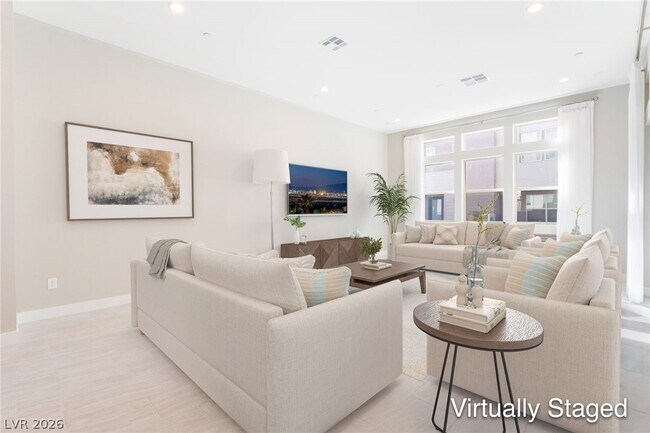 Building Photo - 667 Grey Saker St