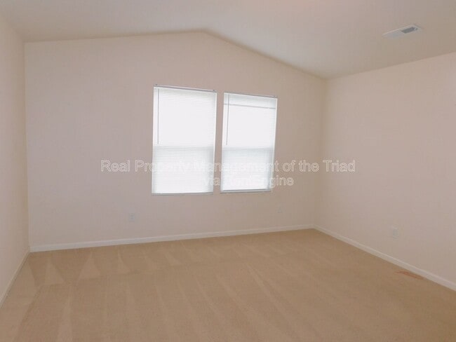 Building Photo - 301 Hidden Timber Ln