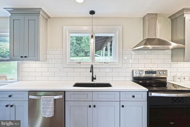 Building Photo - 790 Bendersville Wenksville Rd