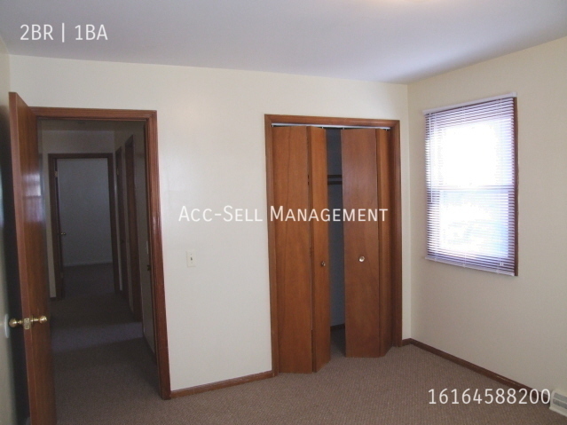 Building Photo - Kentwood 1413-52nd two bedroom side by sid...