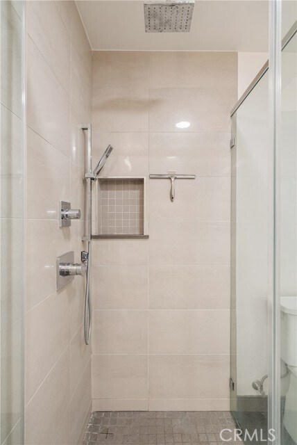 Building Photo - 820 S Wilton Pl