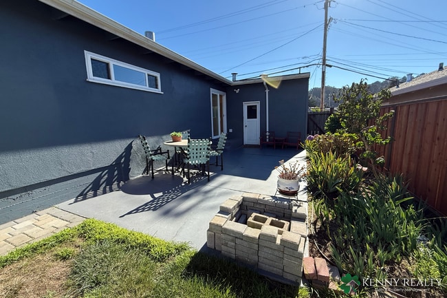 Building Photo - Beautifully Updated 3 Bedroom Home in South San Francisco