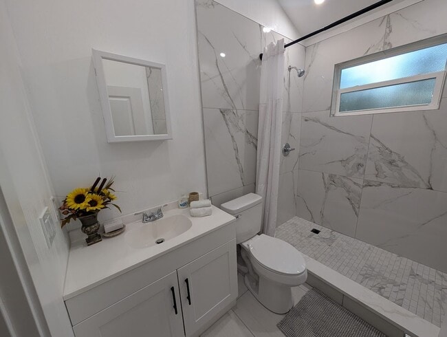 Building Photo - Brand-New ADU in the Heart of Downtown Sarasota!