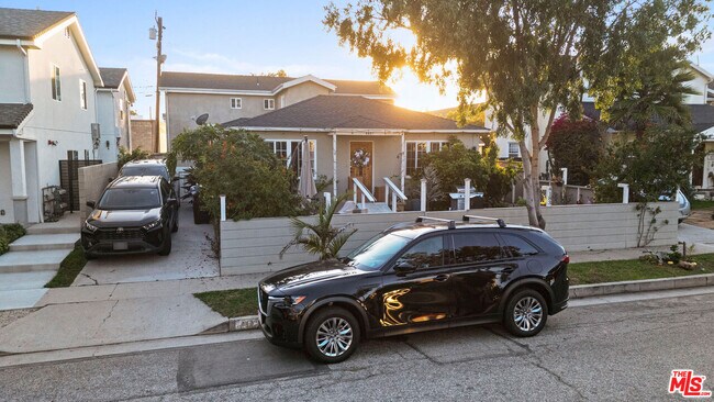 Primary Photo - 4183 Commonwealth Ave