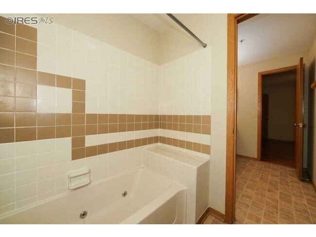 Building Photo - Charming 2BR Condo in Boulder